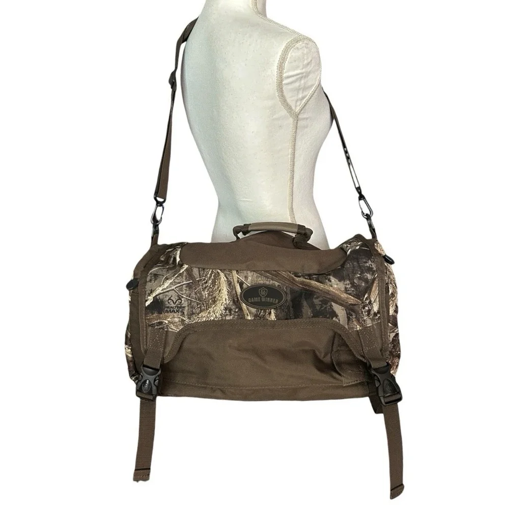 GAME WINNER in Realtree Xtra Camouflage Hunting Gear Shoulder Game Bag Tactical